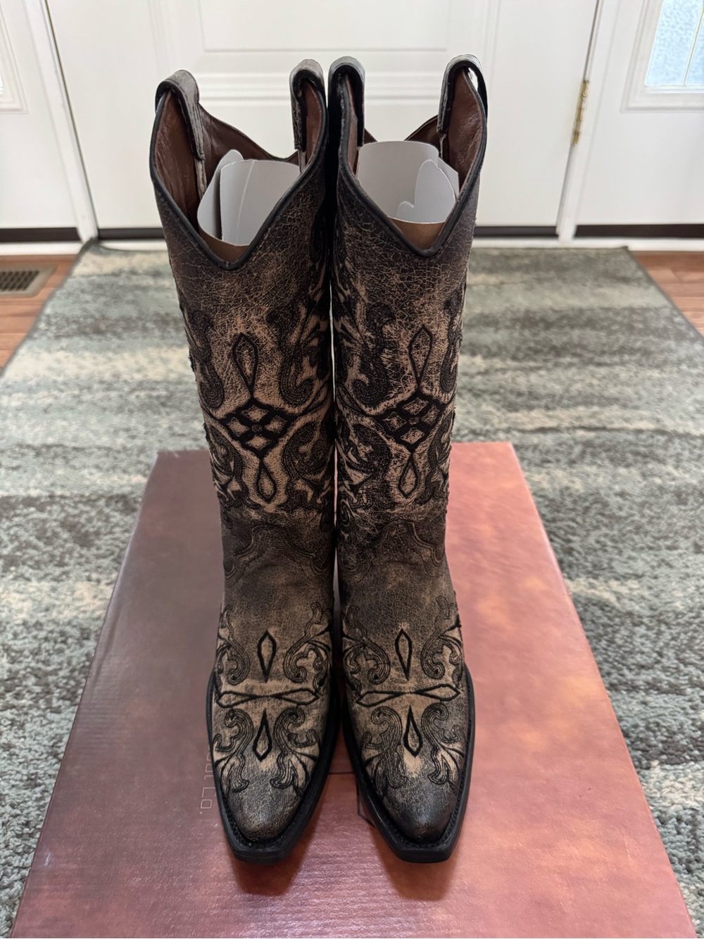 Circle G Women’s Brown and Black Embroidered Western Boots Size 7 NIB